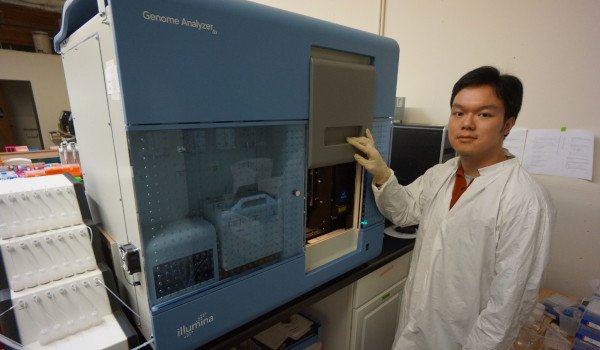 NGS omics sequencing services photo of a scientist at SeqMatic